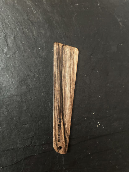 La Spatule de Cuisine T2 -  Noyer 029