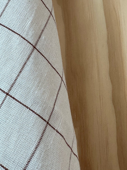 Détail du tissage lin et coton naturel du torchon RIVAGES Caramel fabriqué dans le Finistère