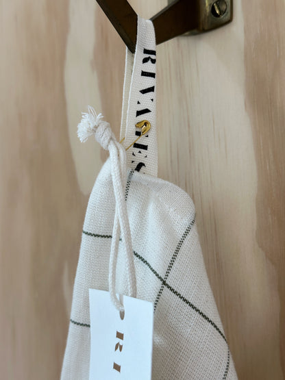 Torchon RIVAGES Khaki lin et coton avec attache artisanale conçue par La Maison RIVAGES