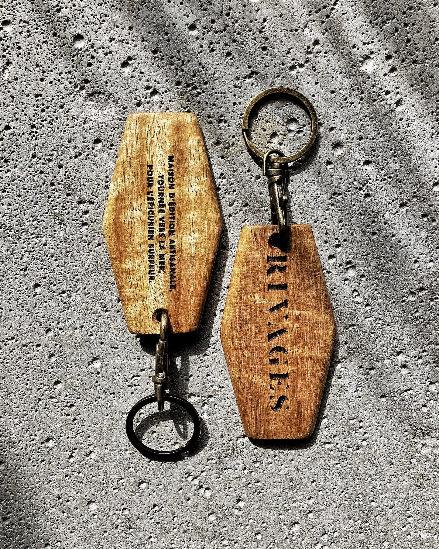 Écaille le Porte-clef  Bois / RIVAGES