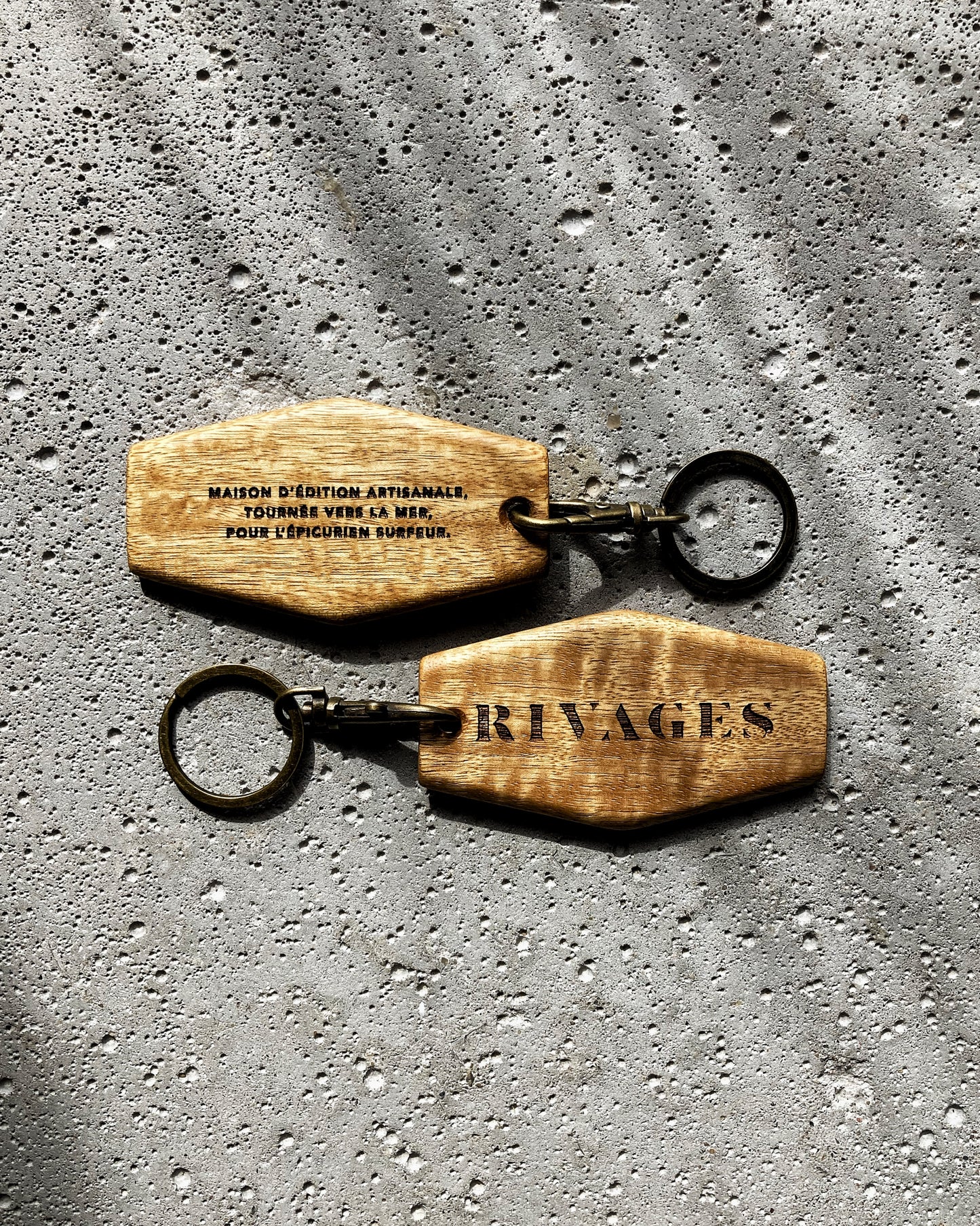 Écaille le Porte-clef  Bois / RIVAGES